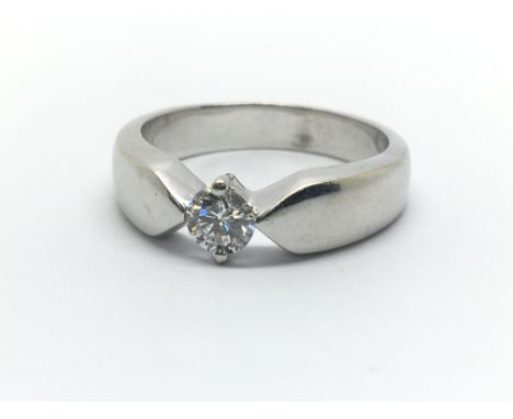 An 18ct white gold and solitaire diamond ring, approx 0.30ct, ring size approx K/L