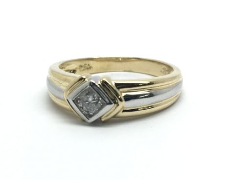 An 18ct yellow gold and solitaire diamond ring, approx 0.25ct, ring size approx M/N