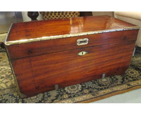 TRUNK, early 19th century Colonial camphorwood, black line decorated and brass bound with rising lid and carrying handles, 44