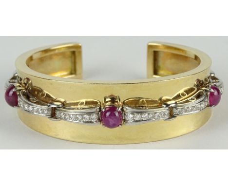 Lady's vintage approx. 5.0 carat star ruby, 1.50 carat diamond and 14 karat yellow gold bangle bracelet. Unsigned. Good Condi