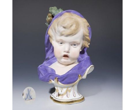 Kinderbüste Meissen. 1880-1923.  Modell-Nr.: K 178. Höhe: 26 cm.  Modell von Heinrich Schwabe 1876-1877. Allegorie "Der Winte