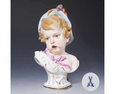 Kinderbüste Meissen. 1880-1923.  Modell-Nr.: K 176. Höhe: 28 cm.  Modell von Heinrich Schwabe 1876-1877. Allegorie "Der Somme