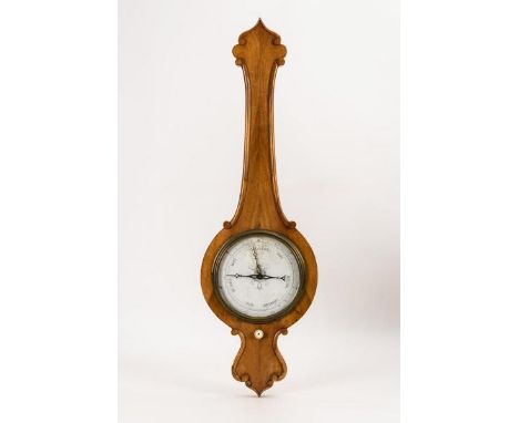 Großes Barometer    Zifferlatt "J. Ketterer Schönenbach/Schwarzwald" gemarkt.        19. Jh.                    Nussbaum furn