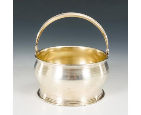 Russisches Henkelschälchen    Moskau.        Undeutliches Meisterzeichen/Kokoschnikmarke 875/runde Marke Frauenkopf gepunzt. 
