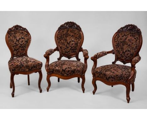 2 Louis-Philippe-Armlehnstühle und 1 Stuhl    Mitte 19. Jh.                    Nussbaum massiv und gebeizt.        2x H 104 c