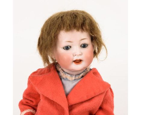 Charakterbaby Hertel, Schwab & Co, für Kley und Hahn. Gemarkt "K & H Germany 167 - 12".  Um 1912. Biskuitporzellan, Masse.  L