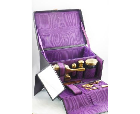 Gordon Bennett 1903. A lady's travelling vanity case by Steele &amp; Co. Birmingham, the lid opening to show a silk lining (i