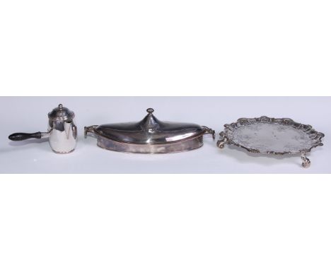 A George III Old Sheffield Plate boat shaped warming dish and cover, reeded borders, lion mask loose ring handles, 34cm long,
