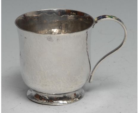 Bernard Instone - an Arts and Crafts silver and enamel mug, planished overall, the scroll handle decorated in Suffragette col