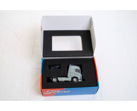  Tekno Volvo FH540 Tractor Unit Green - Tekno Basics | Scale: 1:50 | Model Code: 65300 | Certificate: N/A | Lot Condition: Go