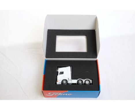  Tekno Scania R620 6x2 Tractor Unit - Mc Namara - Irish | Scale: 1:50 | Model Code: 65513 | Certificate: Yes | Lot Condition: