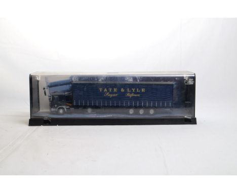  Corgi DAF XF 85 Curtainside Trailer - Tate & Lyle - In Display Case | Scale: 1:50 | Model Code: 75402 | Certificate: No | Lo