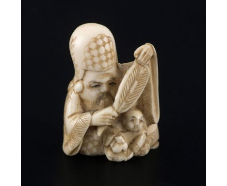 Netsuke en ivoire représentant Fukurokuju avec un enfant, Japon, époque Meiji, Fukurokuju portant un éventail et l'enfant un 