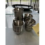 LOT: (50+/-) Récipients en Acier inox. pour Sauce, avec Briquets, Tire-Bouchons, etc