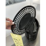 LOT: (13) Paniers en Plastique pour Pains