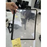 LOT: (8) Porte-Menu Simple