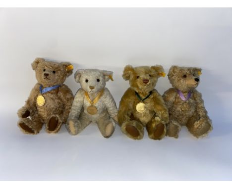 Four Steiff Collectors bears, to include versions by Danbury Mint for Steiff, with certificates, including a 2001 year bear, 