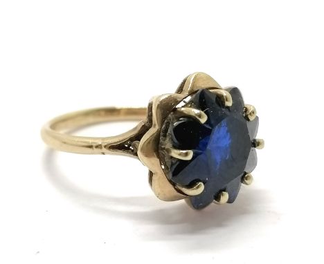 Unusual 9ct marked gold 8 pointed star shaped blue stone solitaire ring - size P &amp; 4.2g total weight 