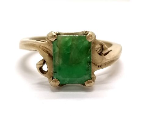 10ct marked gold emerald (?) set ring with fancy shoulders - size G½ &amp; 2.5g total weight - SOLD ON BEHALF OF THE NEW BREA