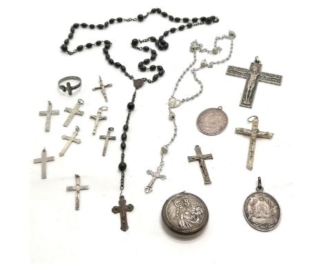 Qty of religious jewellery inc 8 silver marked crosses, silver crucifix ring, 2 rosaries, 2 medallions, patch box etc 