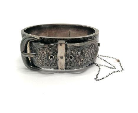 1883 Chester silver belt buckle bangle with ivy leaf pattern - 6.5cm across x 5cm &amp; 32.9g ~ has old repair to hinge &amp;