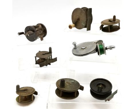 Collection of assorted vintage Bakelite and brass assorted reels t/w an aluminium reel.