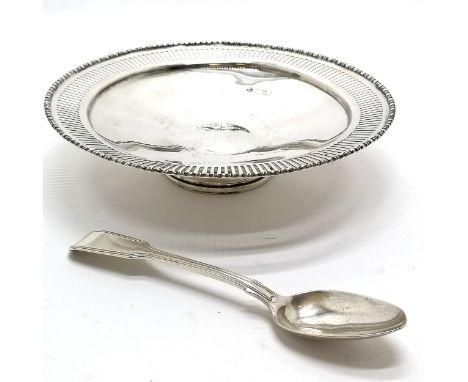 1942 silver dish with pierced &amp; cast border by William Hutton &amp; Sons Ltd with inset 1949 half crown coin to base - 17