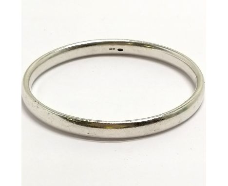 Solid silver bangle by DSW - internal 7cm across & 54g 