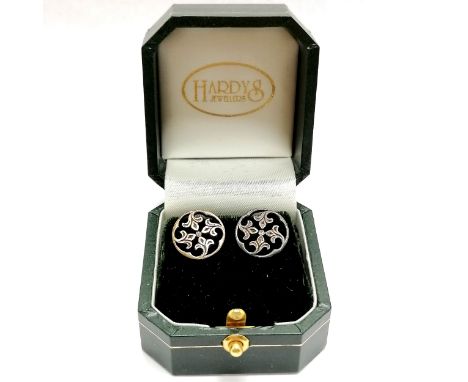 Hebridean jewellery Sandray silver celtic stud earrings (RRP £100) - 15mm diameter &amp; 4.1g - SOLD ON BEHALF OF THE NEW BRE