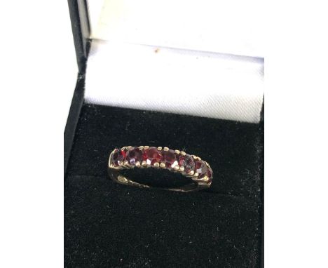 9ct gold garnet ring weight 2.1g 