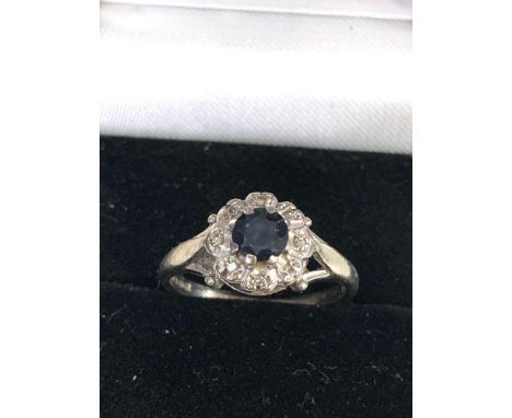 18ct white gold diamond and sapphire ring weight 3.7g 