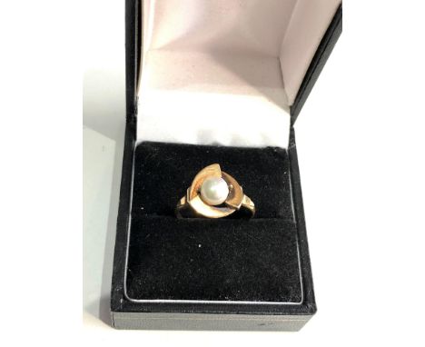 18ct gold pearl ring weight  2.6g 