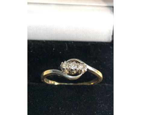 18ct gold diamond ring weight 2.4g 