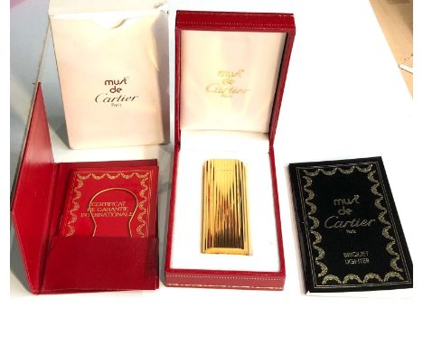 Must de Cartier Paris briquet lighter complete as new condition with boxes and booklets 