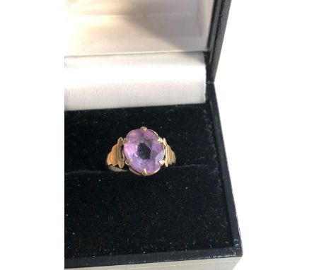 9ct gold amethyst ring weight 2g 