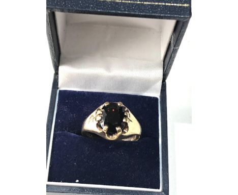 9ct gold garnet gypsy ring weight 4.4g 