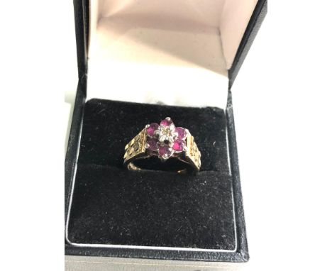 9ct gold 1970s textured diamond &amp; ruby cluster ring eight 4.2g 