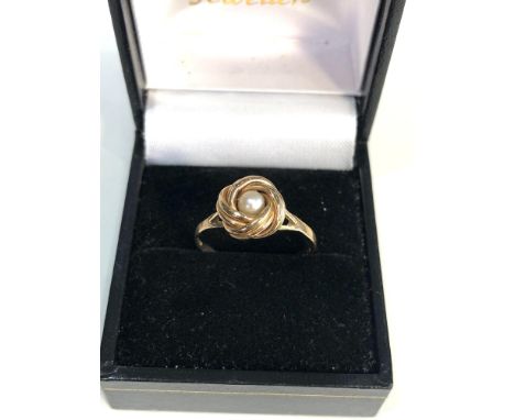 9ct gold pearl ring weight 2g 