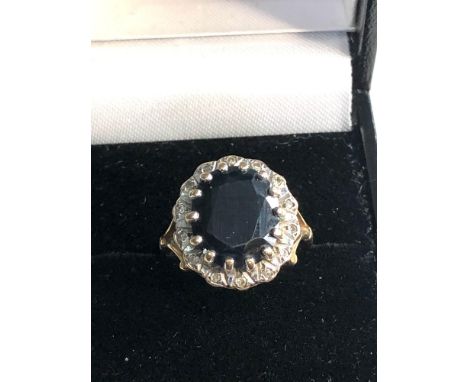 9ct gold large sapphire halo ring weight 4.8g 