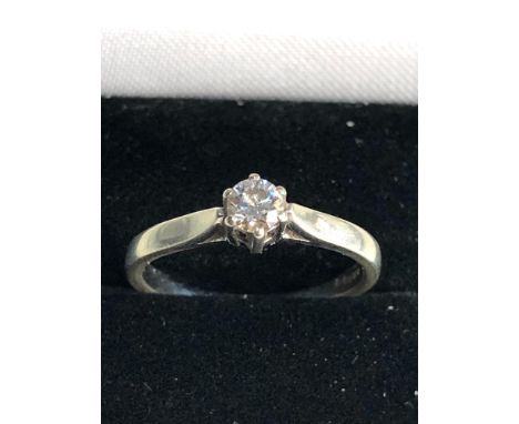 9ct white gold diamond ring weight 2.4g 