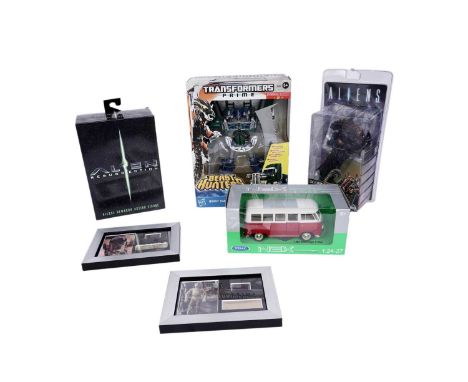 A collection of various boxed toys and collectibles, to include: an ‘Alien Resurrection’ action figure; an ‘Alien Scorpion Qu