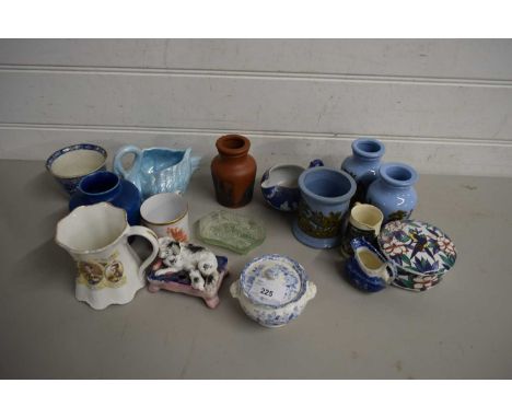 MIXED LOT OF VARIOUS CERAMICS TO INCLUDE A SMALL PILKINGTON LANCASTRIAN VASE, DECORATED MUSTARD POTS, SHAVING MUG, SMALL CERA