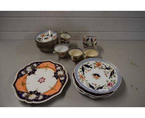 MIXED LOT VICTORIAN GILT AND FLORAL DECORATED TEA WARES, THE CUPS WITH BAT WING HANDLES PLUS FURTHER NON-MATCHING PLATES