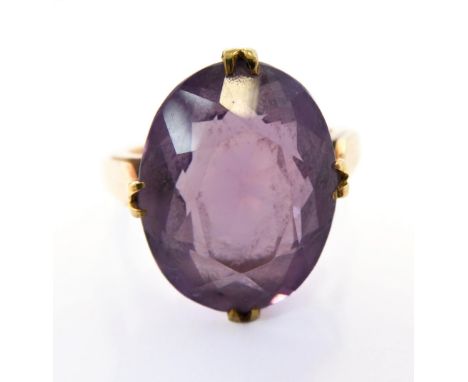 A 9-carat gold large amethyst ring, size L