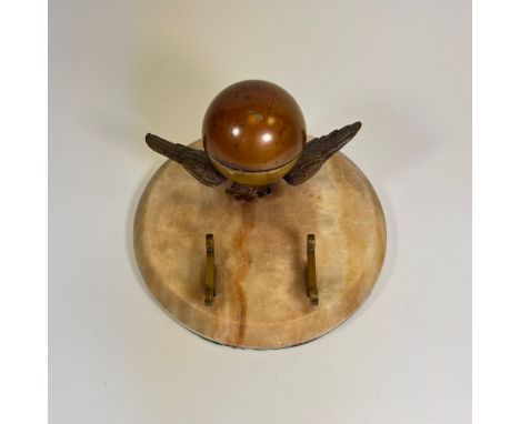 ********REOFFER JANUARY 12, 2024, ESTIMATE &pound;40- 60*****
Copper, brass and onyx inkwell/pen rest
In detail we have the f