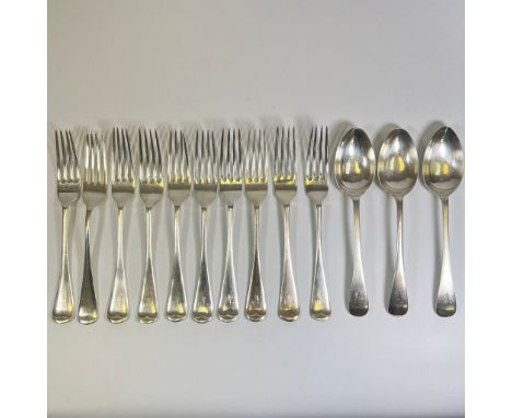 Collection of silver cutlery to include 10 forks &amp; 3 spoons, Walker &amp; Hall Sheffield 1899.
Fork length: approx 18.5cm