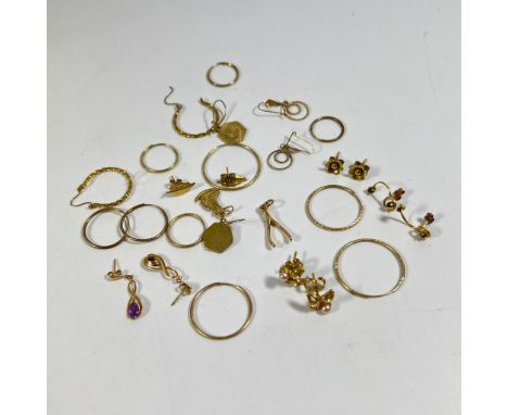 A collection of 9ct yellow and rose gold jewellery - see photo including:
- 19 x necklaces (1 x Egyptian charm, 1 x St Christ