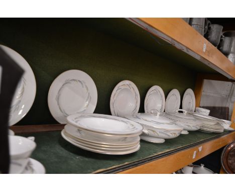 A quantity of Royal Worcester Harvest Ring dinnerware.