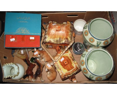 Mixed box of items to include: cottage ware; teaware; Mid Winter Burslem horses; USSR tiger cubs; vaseline glass vase; Jack-i