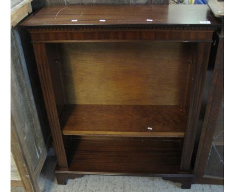 Reproduction mahogany finish open bookcase with two shelves on bracket feet. (B.P. 24% incl. VAT)